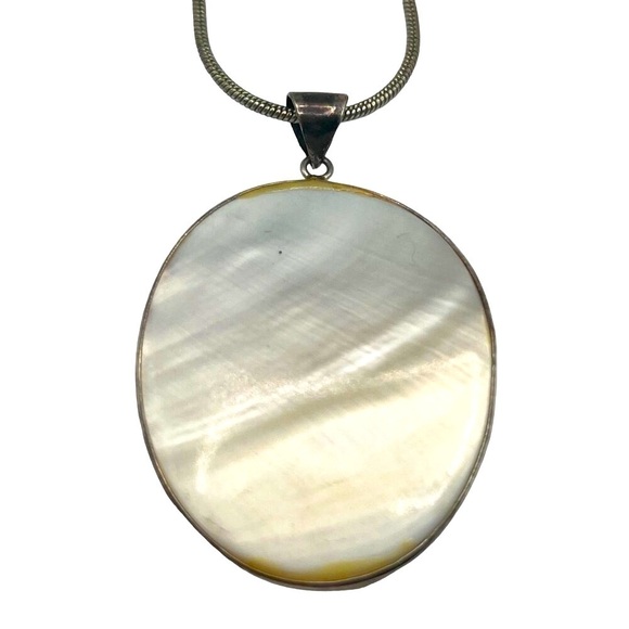 Vintage Abalone Shell Pendant Necklace. A81 - Picture 9 of 9